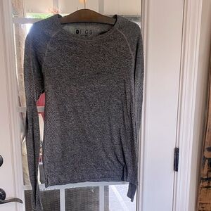 Figs brand women’s size M grey seamless underscrub.